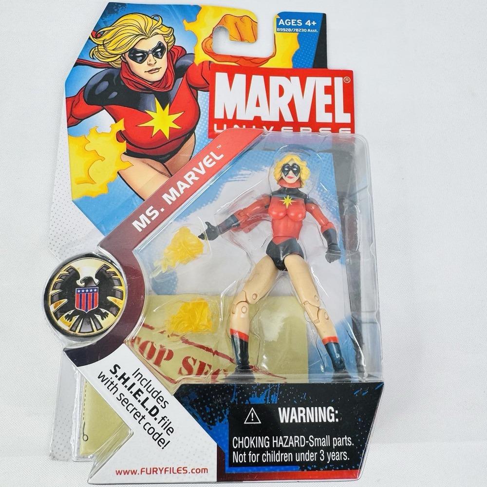 Marvel Universe Ms Marvel series 1 #023 Hasbro Short Hair Red Costume